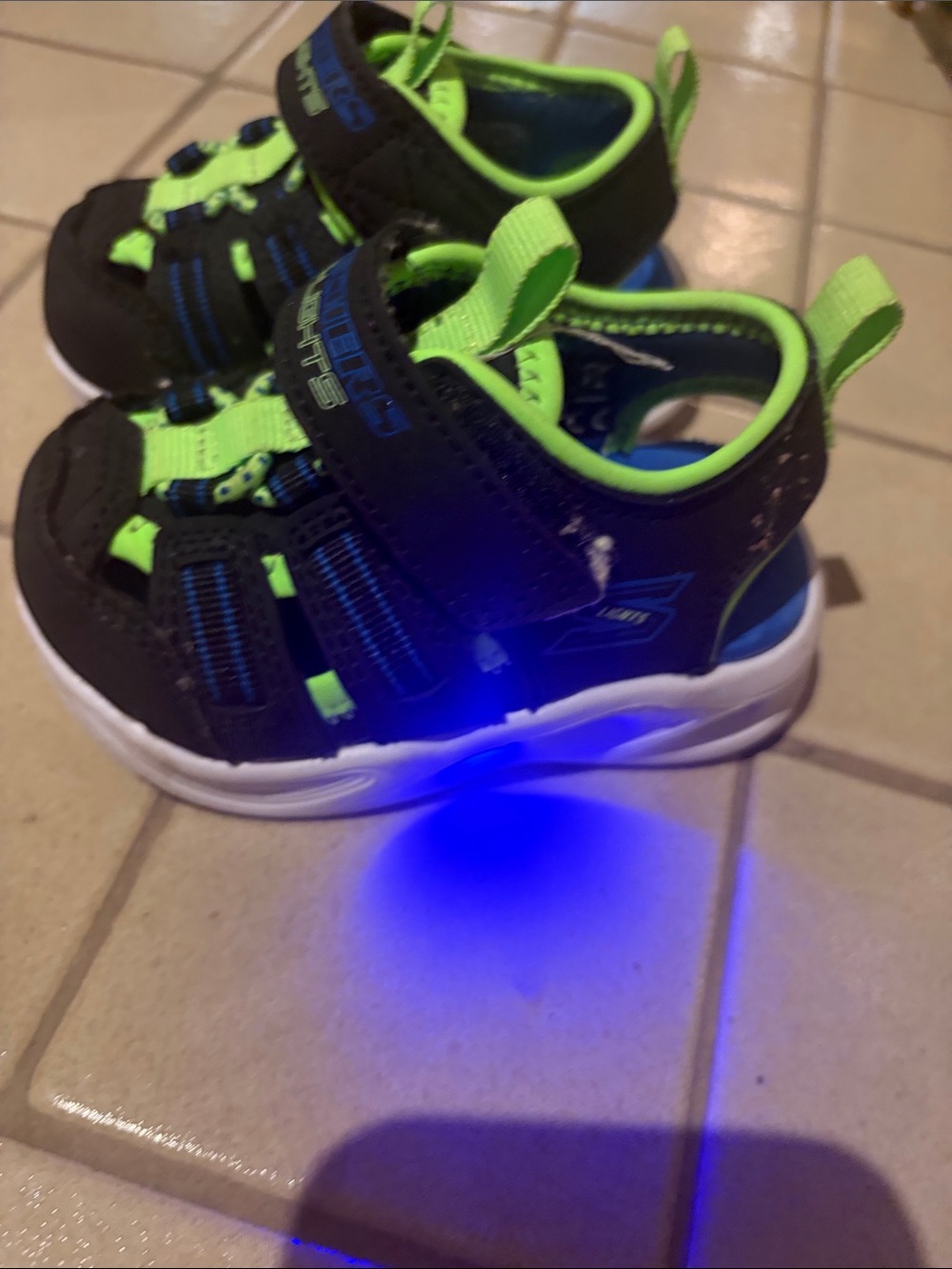 Sketchers baby size 5 Black & Neon Green Light-Up Athletic Sandals